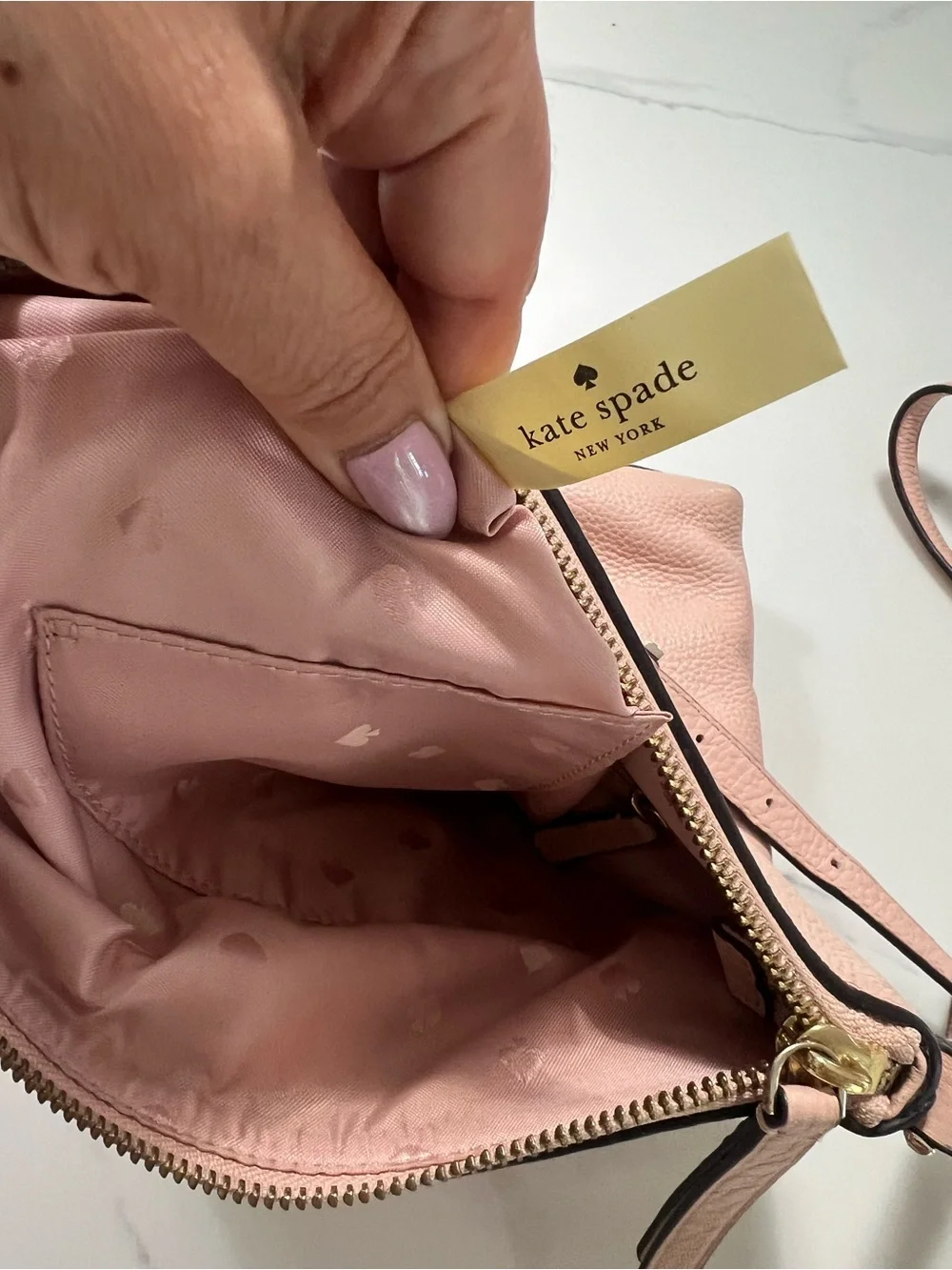 EUC Kate spade Mauve Pebbled Leather Crossbody Bag.